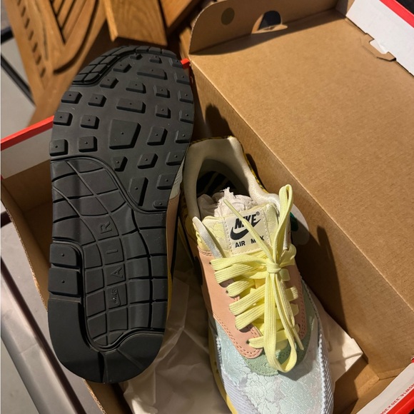 Nike Air Max Multicolor Sneakers - Picture 3 of 3